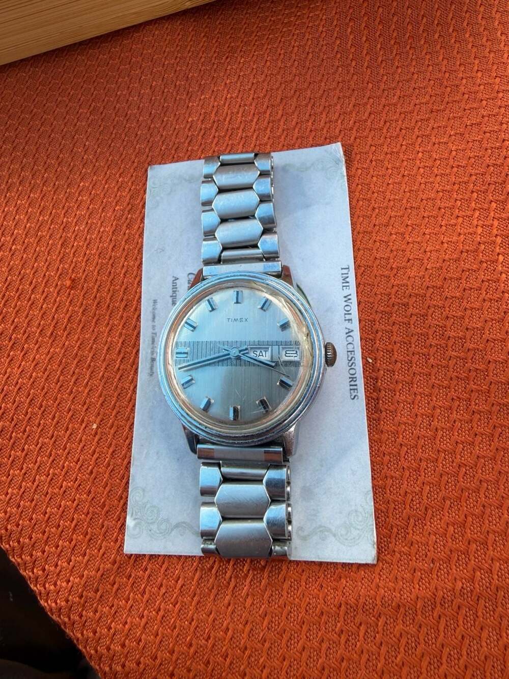Vintage 1975 Timex mercury Watch Day Date Silver Grey Dial Stainless Caseback